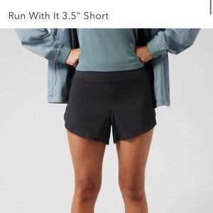 ATHLETA RUN WITH IT 3.5 SHORT